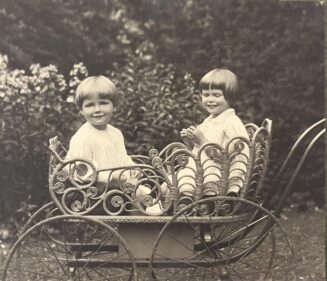 George and Cecily Darwin as infants at Newnham Grange, 1929